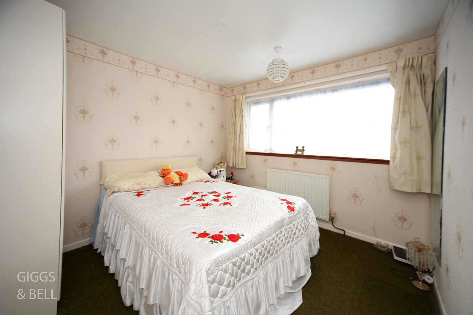 3 bed end of terrace house for sale in Paddock Close, Luton  - Property Image 9