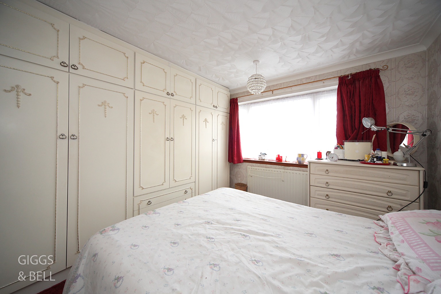 3 bed end of terrace house for sale in Paddock Close, Luton 10