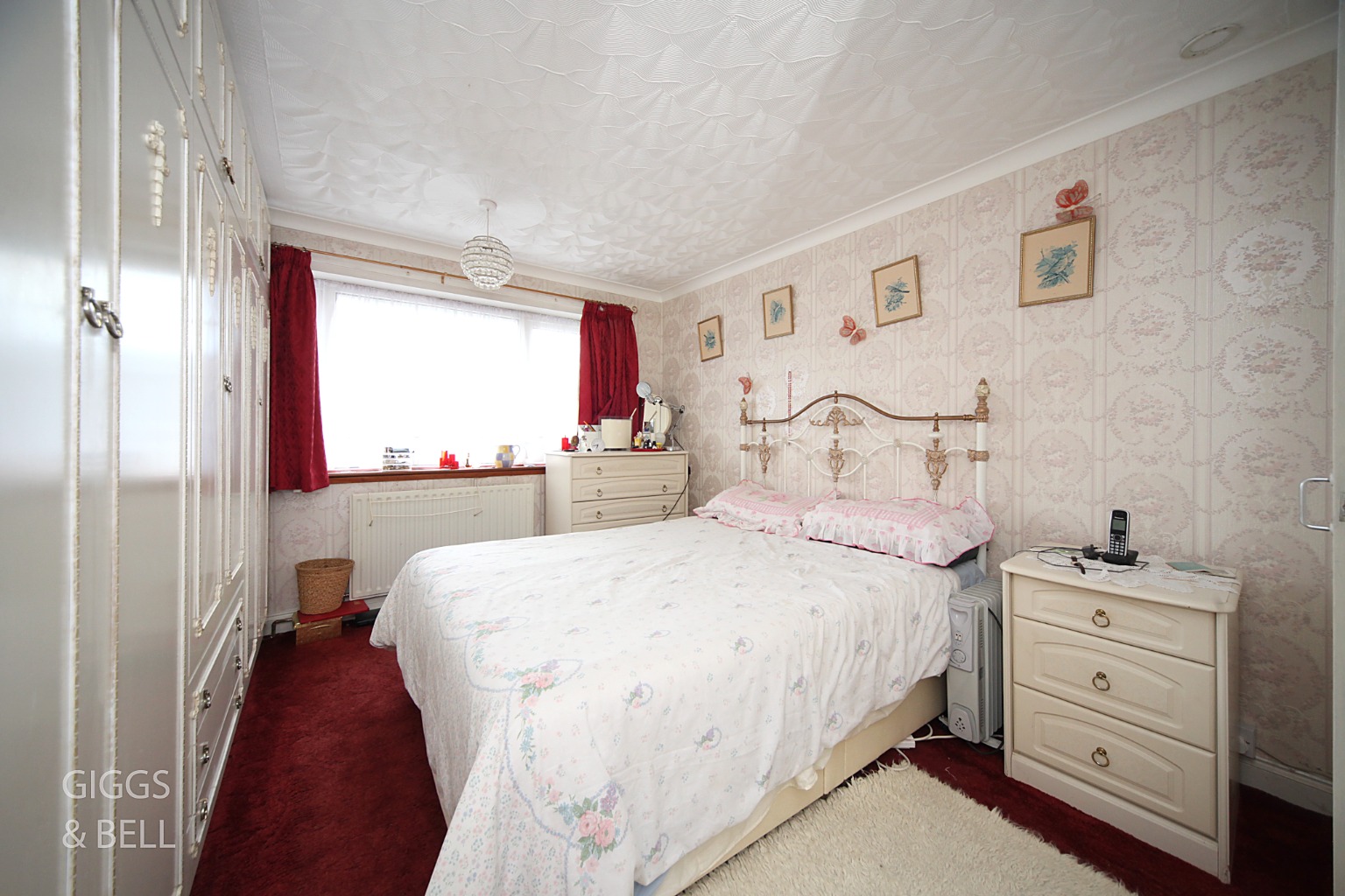 3 bed end of terrace house for sale in Paddock Close, Luton 9
