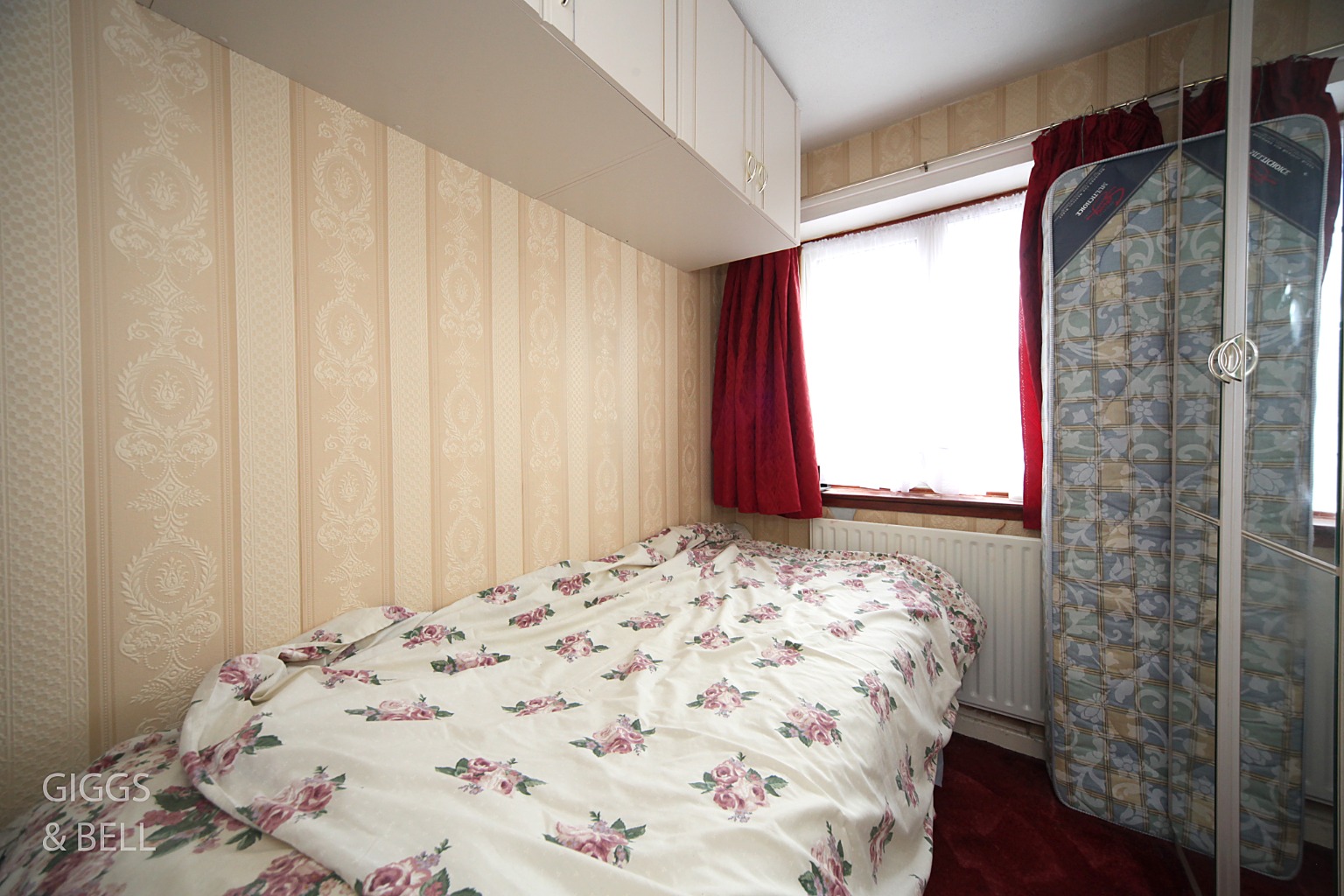 3 bed end of terrace house for sale in Paddock Close, Luton 11