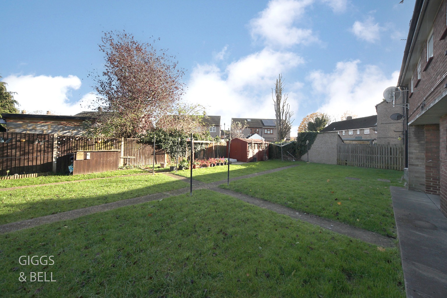 2 bed flat for sale in Ramsey Close, Luton  - Property Image 11