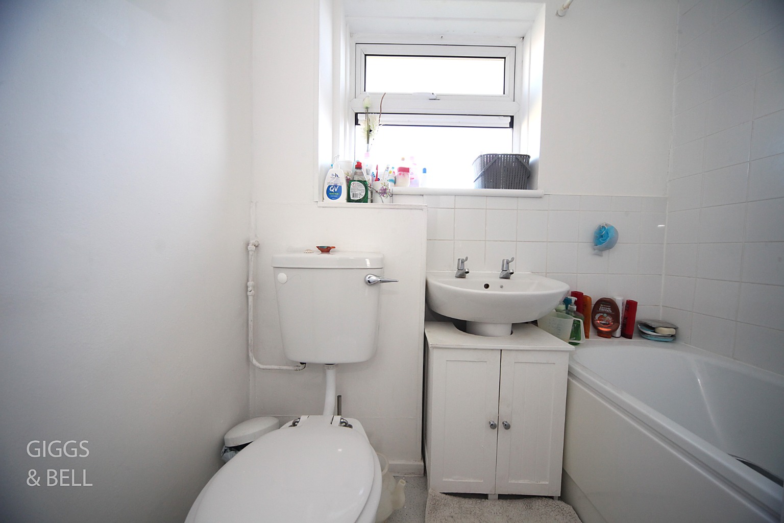 2 bed flat for sale in Ramsey Close, Luton 8