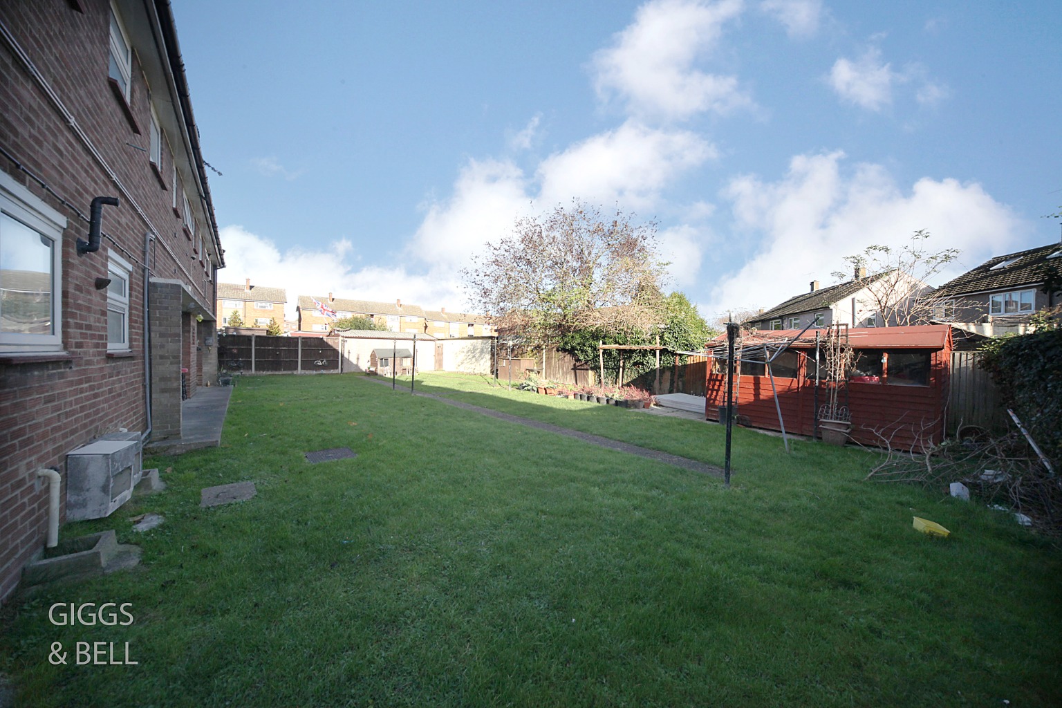 2 bed flat for sale in Ramsey Close, Luton 1