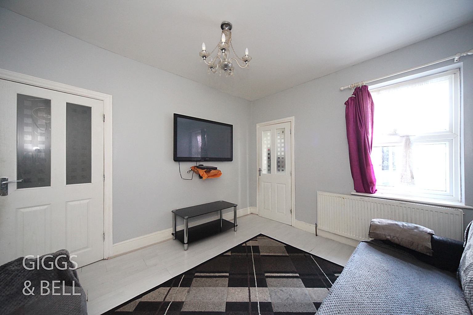 3 bed terraced house for sale in Naseby Road, Luton 4