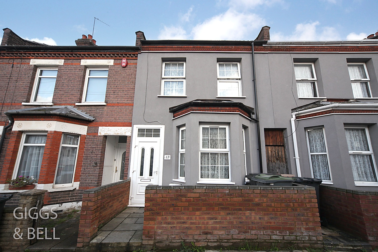 3 bed terraced house for sale in Naseby Road, Luton, LU1 