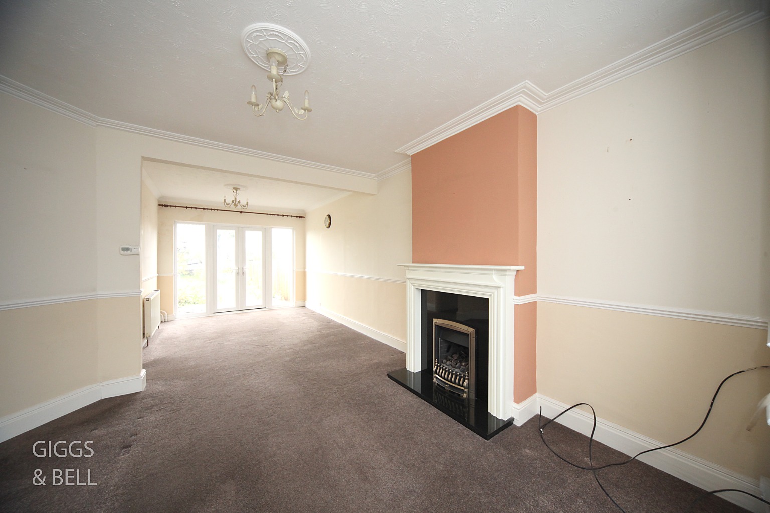 3 bed semi-detached house for sale in Luton Road, Dunstable  - Property Image 4