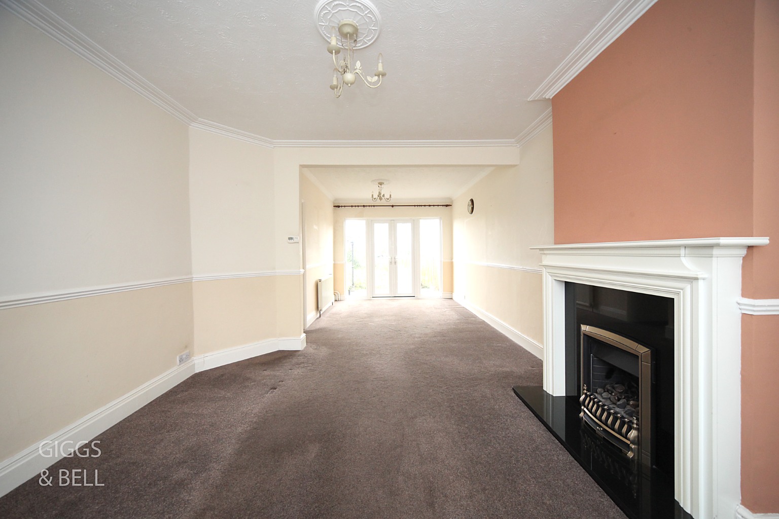 3 bed semi-detached house for sale in Luton Road, Dunstable  - Property Image 3