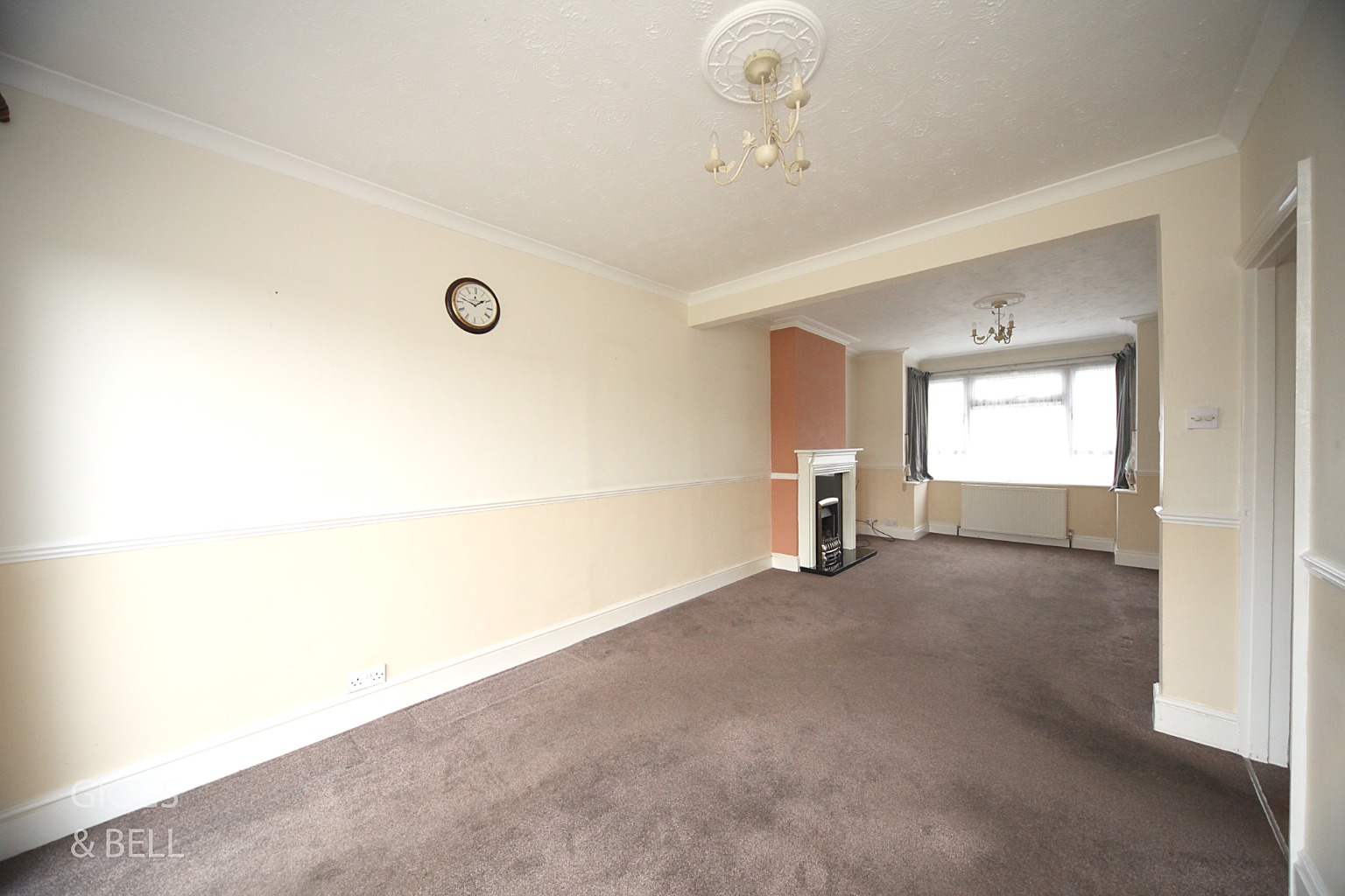 3 bed semi-detached house for sale in Luton Road, Dunstable  - Property Image 2