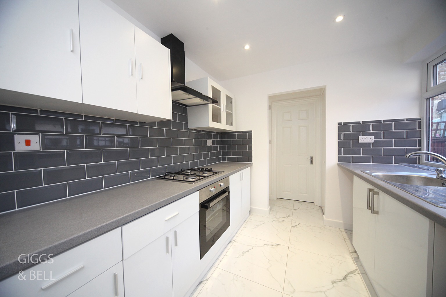 2 bed terraced house for sale in Kingsland Road, Luton 7