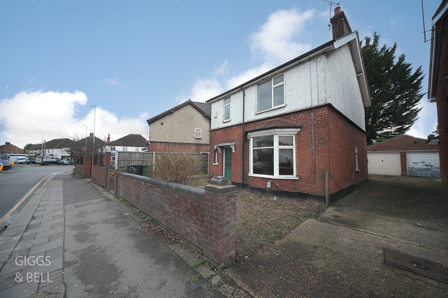 3 bed detached house for sale in Waller Avenue, Luton  - Property Image 2