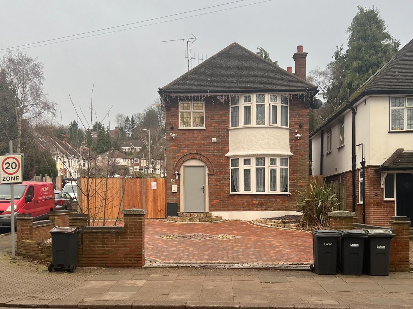 3 bed detached house for sale in Old Bedford Road, Luton, LU2 