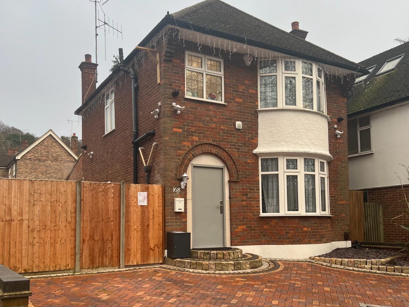 3 bed detached house for sale in Old Bedford Road, Luton 2