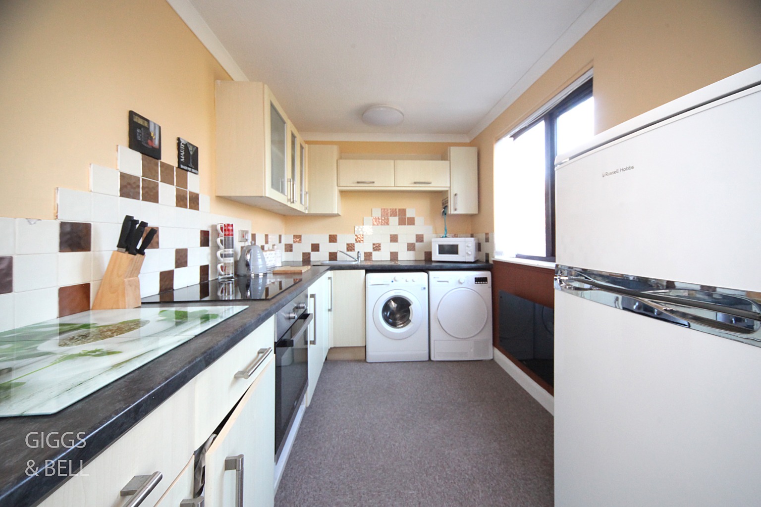 1 bed flat for sale in Links Way, Luton 6