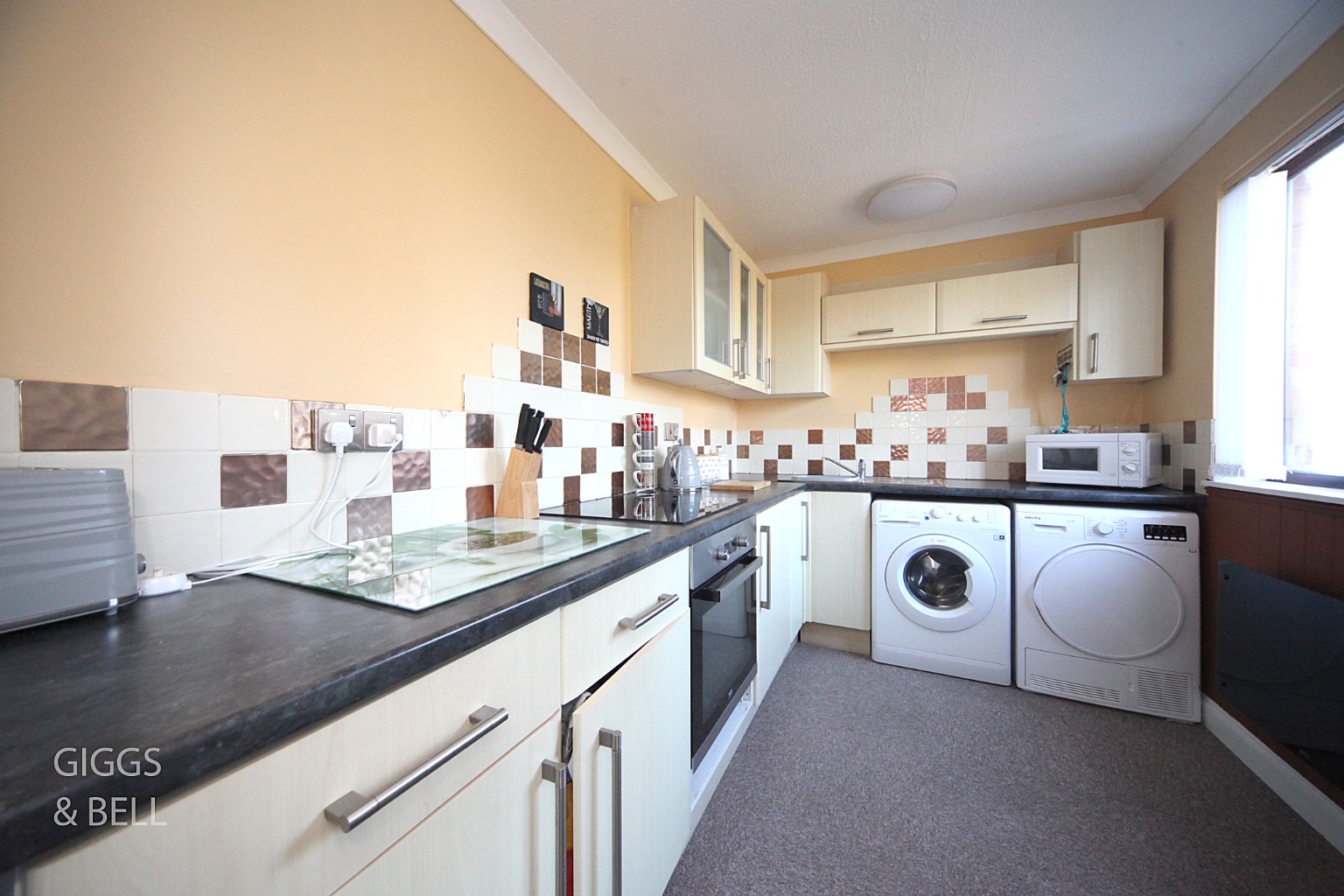1 bed flat for sale in Links Way, Luton 7