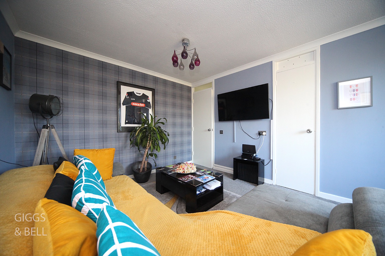 1 bed flat for sale in Links Way, Luton 4