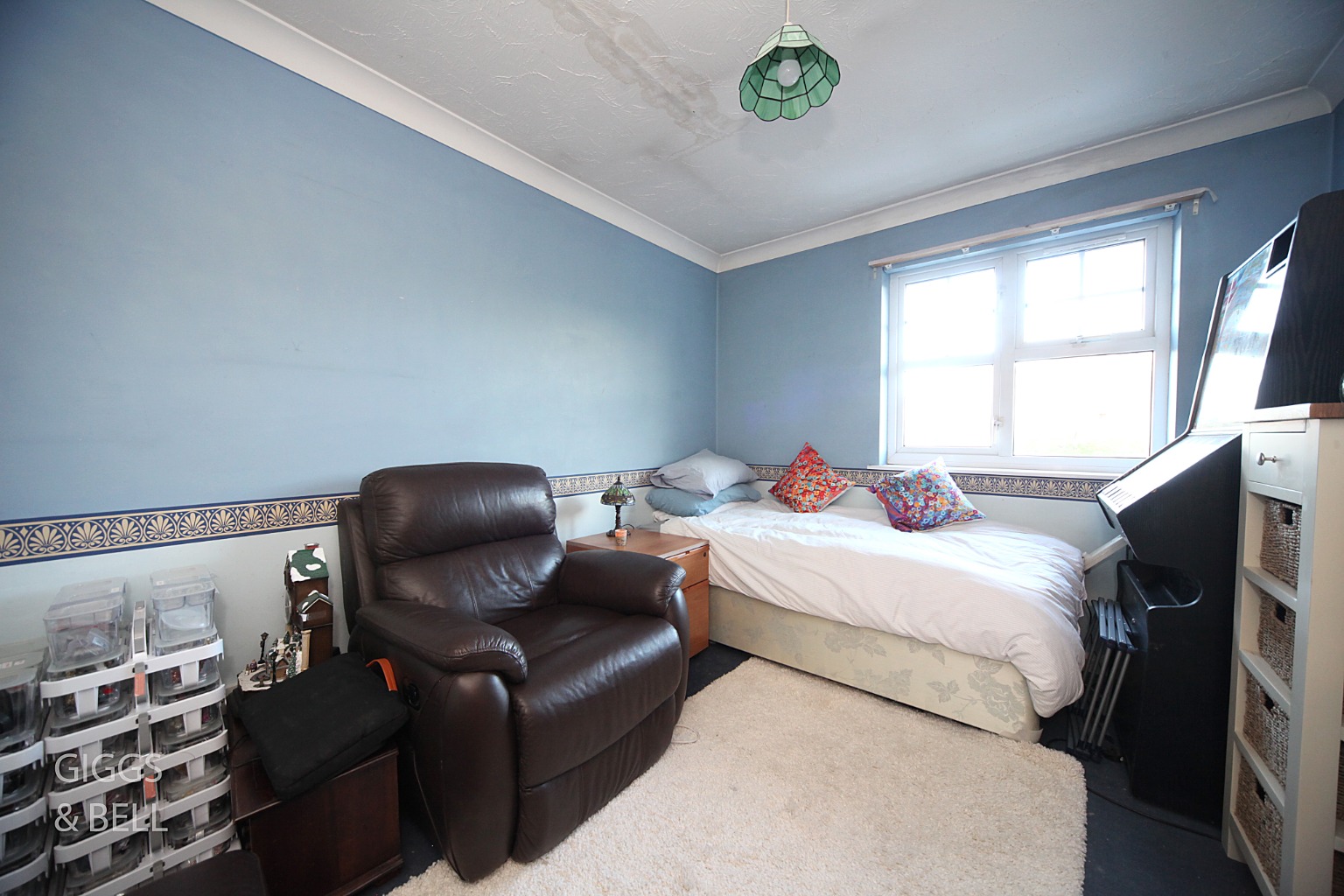 2 bed flat for sale, Luton 8