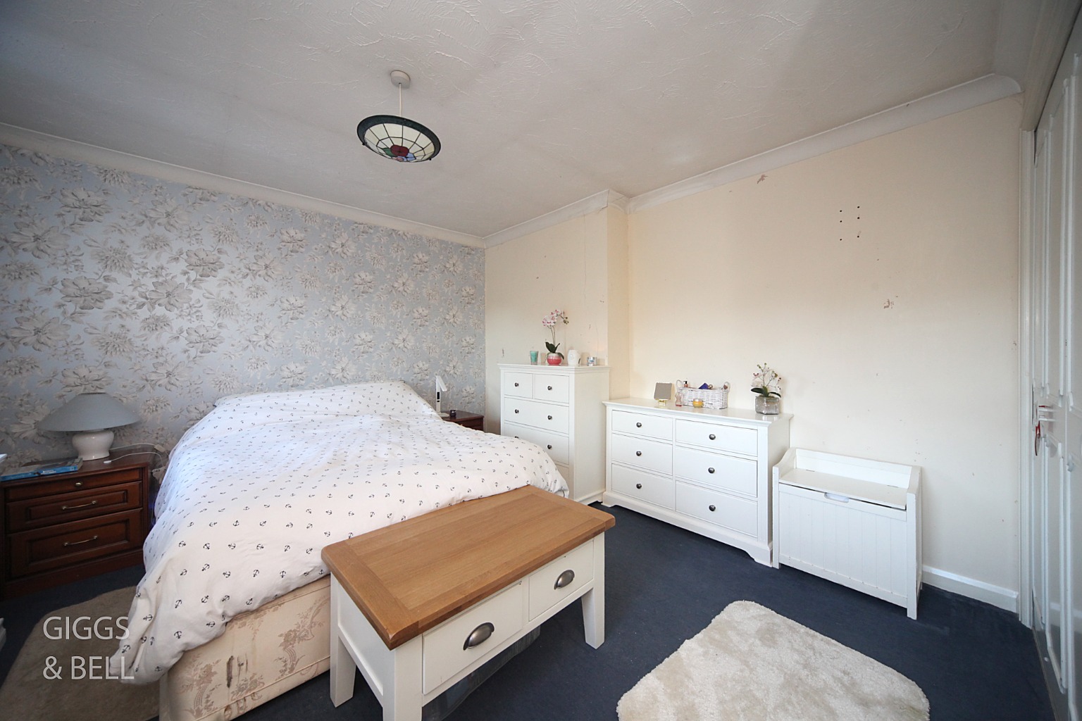 2 bed flat for sale, Luton 6
