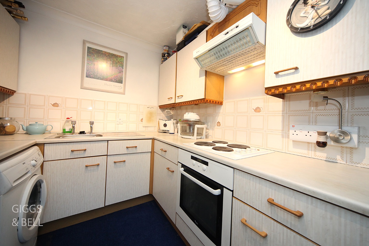 2 bed flat for sale, Luton 5