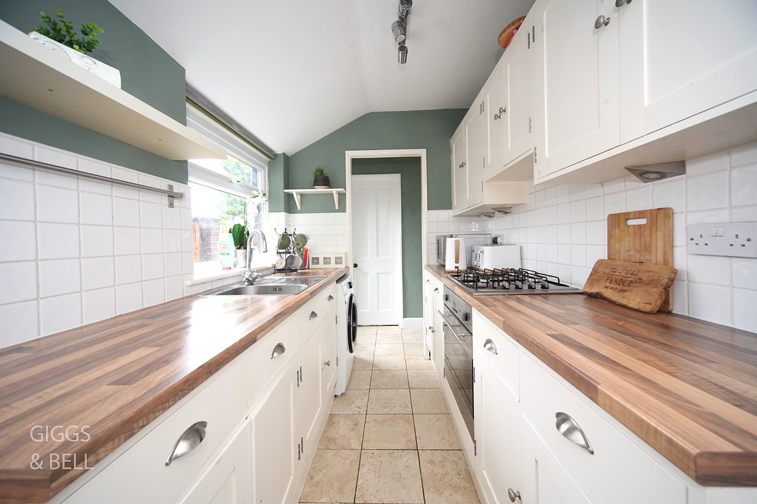 2 bed terraced house for sale in May Street, Luton 5