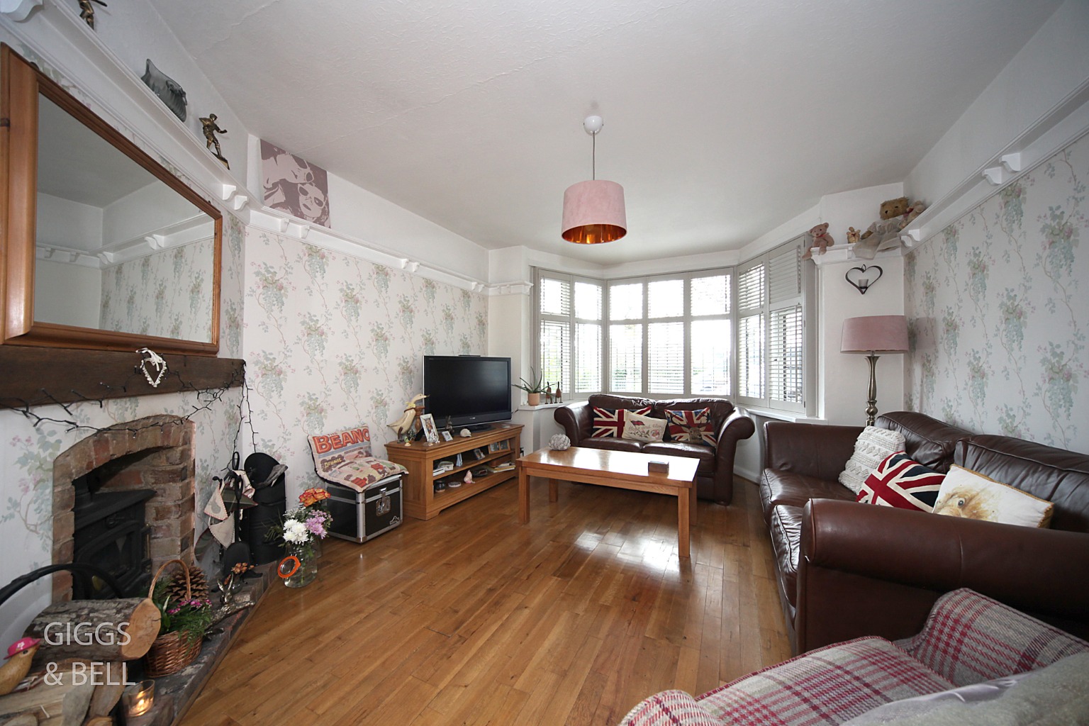 3 bed semi-detached house for sale in West Hill Road, Luton 2