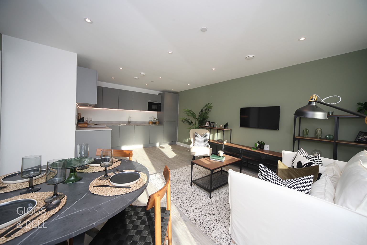 2 bed flat for sale in Stirling Close, Stevenage  - Property Image 2