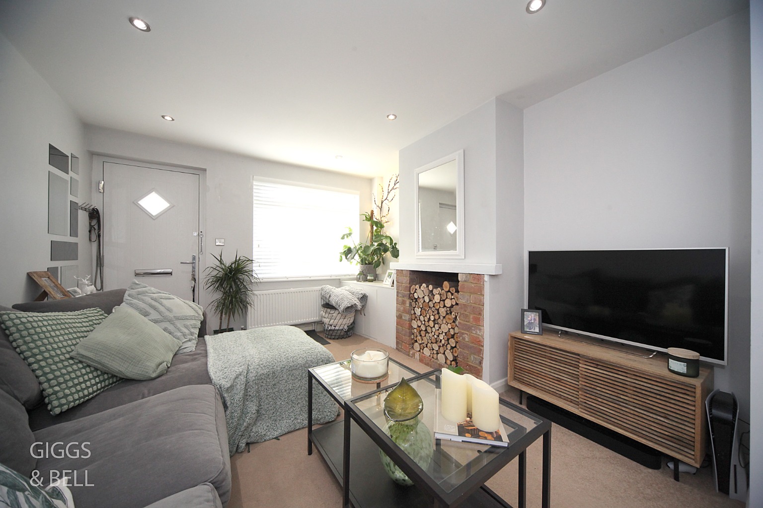 2 bed terraced house for sale in Front Street, Luton  - Property Image 3