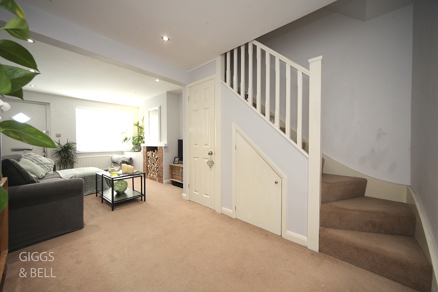 2 bed terraced house for sale in Front Street, Luton 1