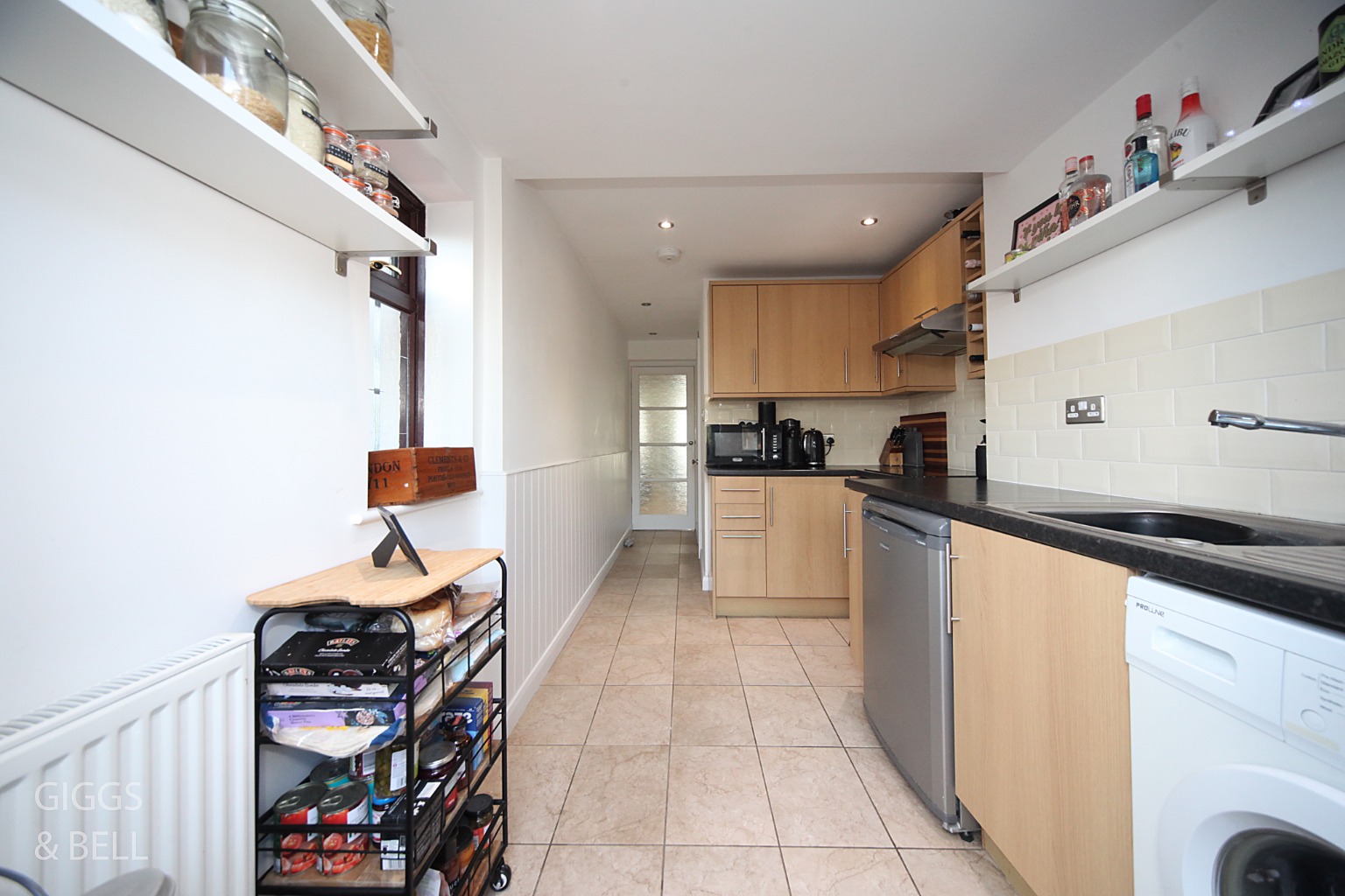 2 bed terraced house for sale in Front Street, Luton 5