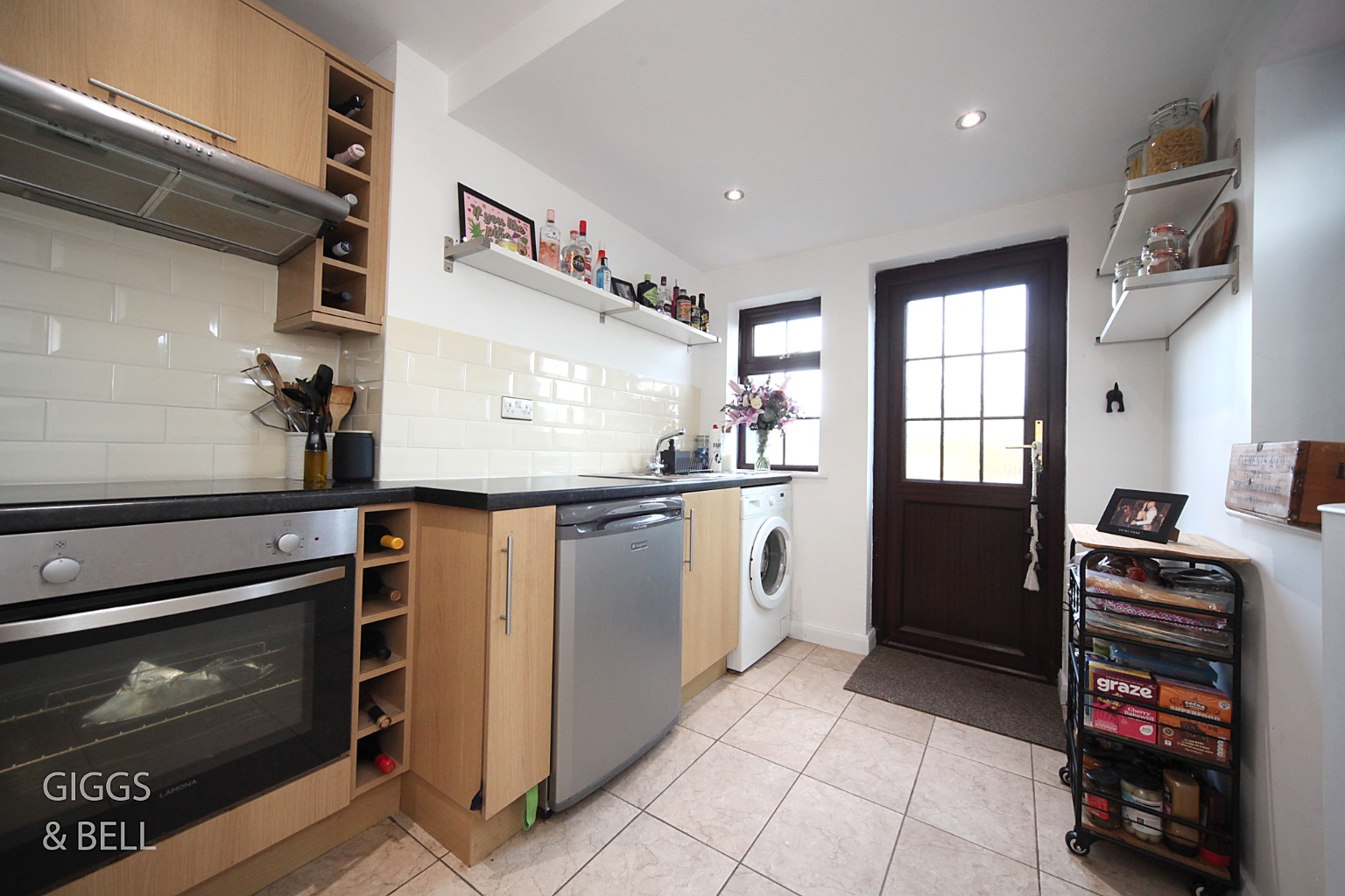 2 bed terraced house for sale in Front Street, Luton 6