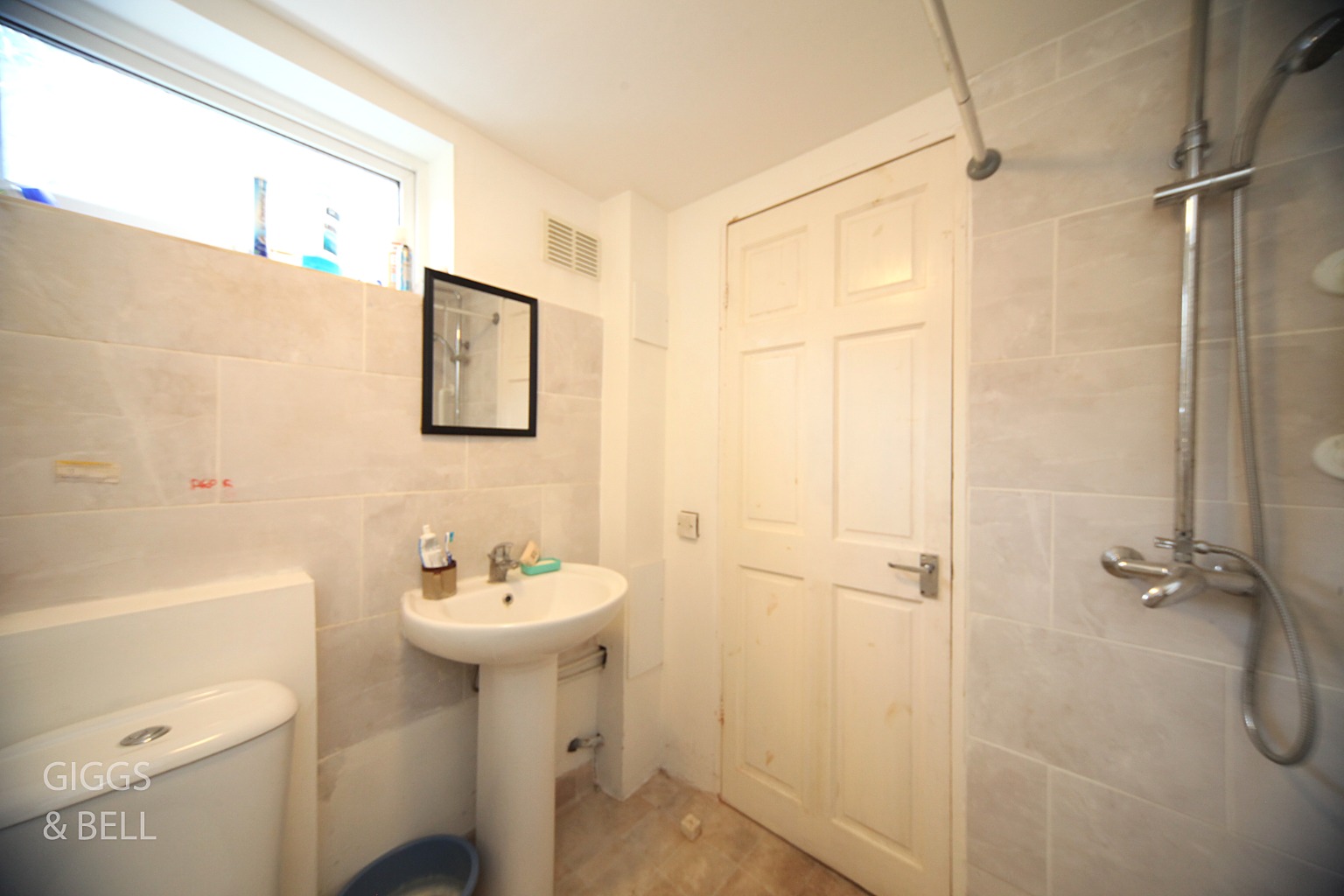 3 bed terraced house for sale in Hillside Road, Luton 6