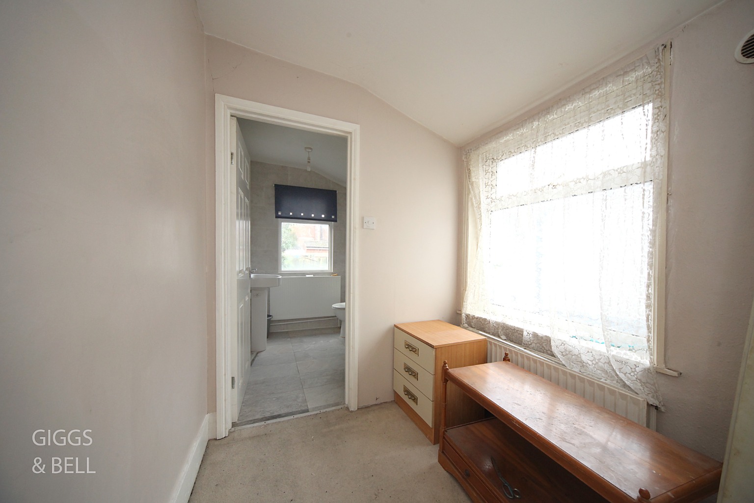 3 bed terraced house for sale in Hillside Road, Luton 13