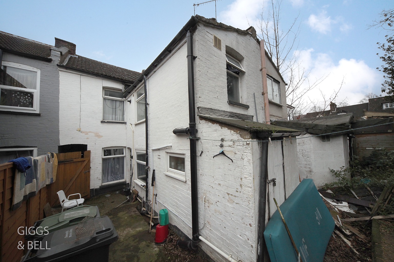3 bed terraced house for sale in Hillside Road, Luton 17