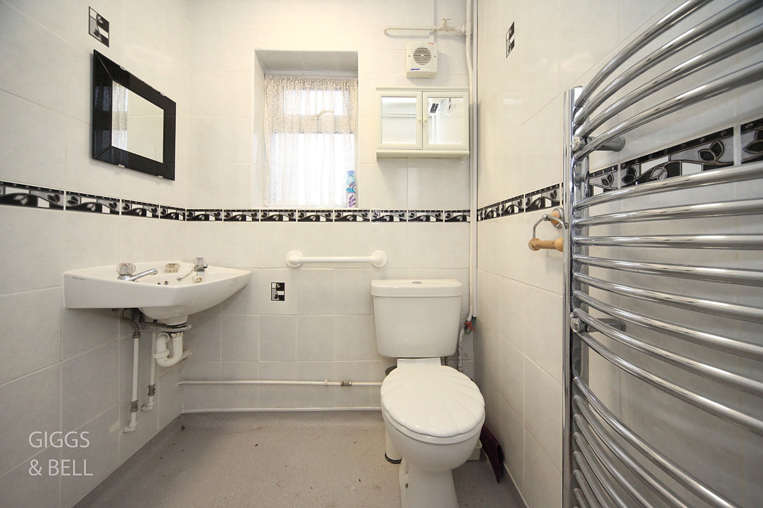 2 bed semi-detached house for sale in Holtsmere Close, Luton  - Property Image 10