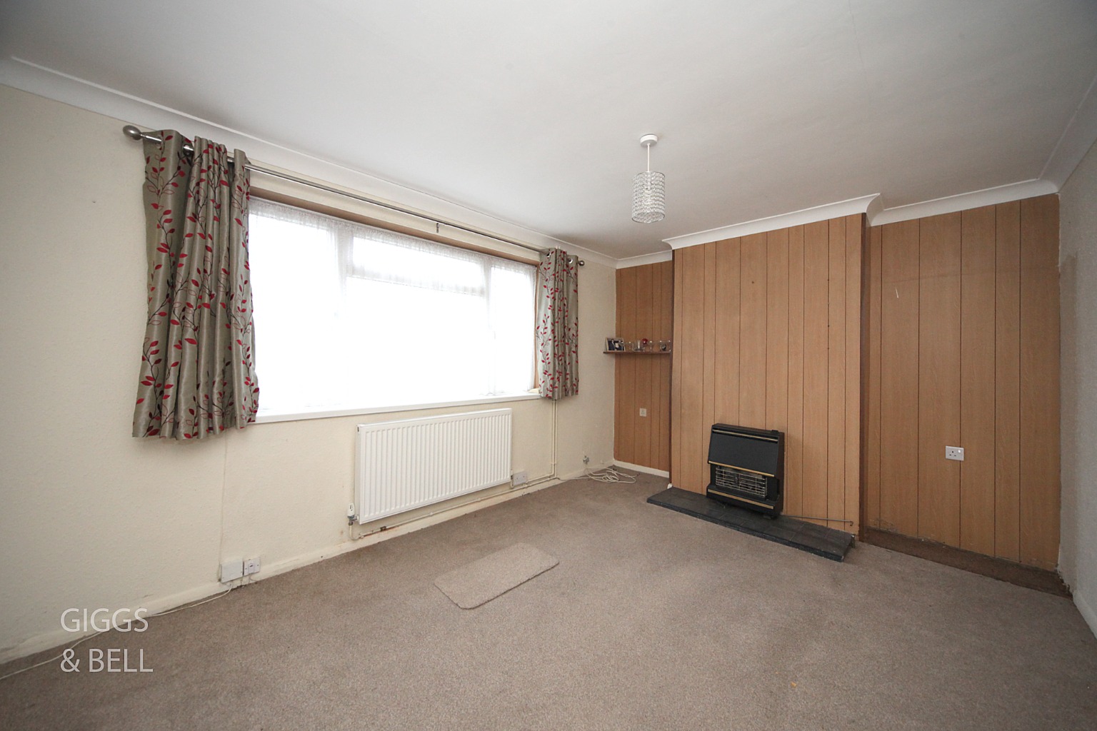 2 bed semi-detached house for sale in Holtsmere Close, Luton  - Property Image 2