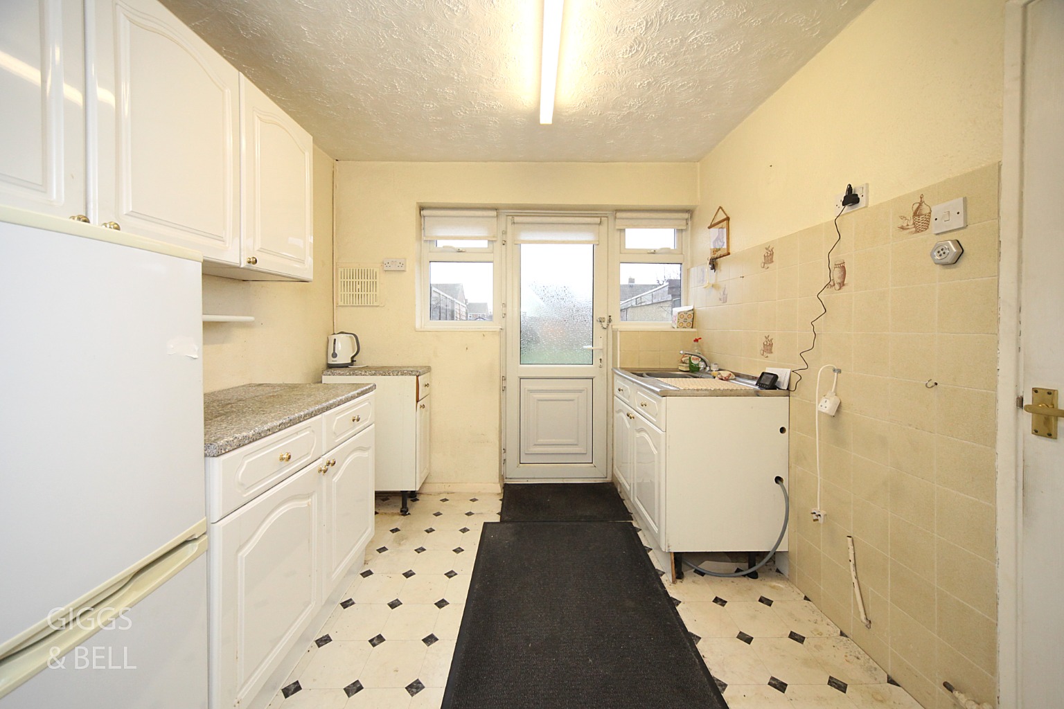 2 bed semi-detached house for sale in Holtsmere Close, Luton 3