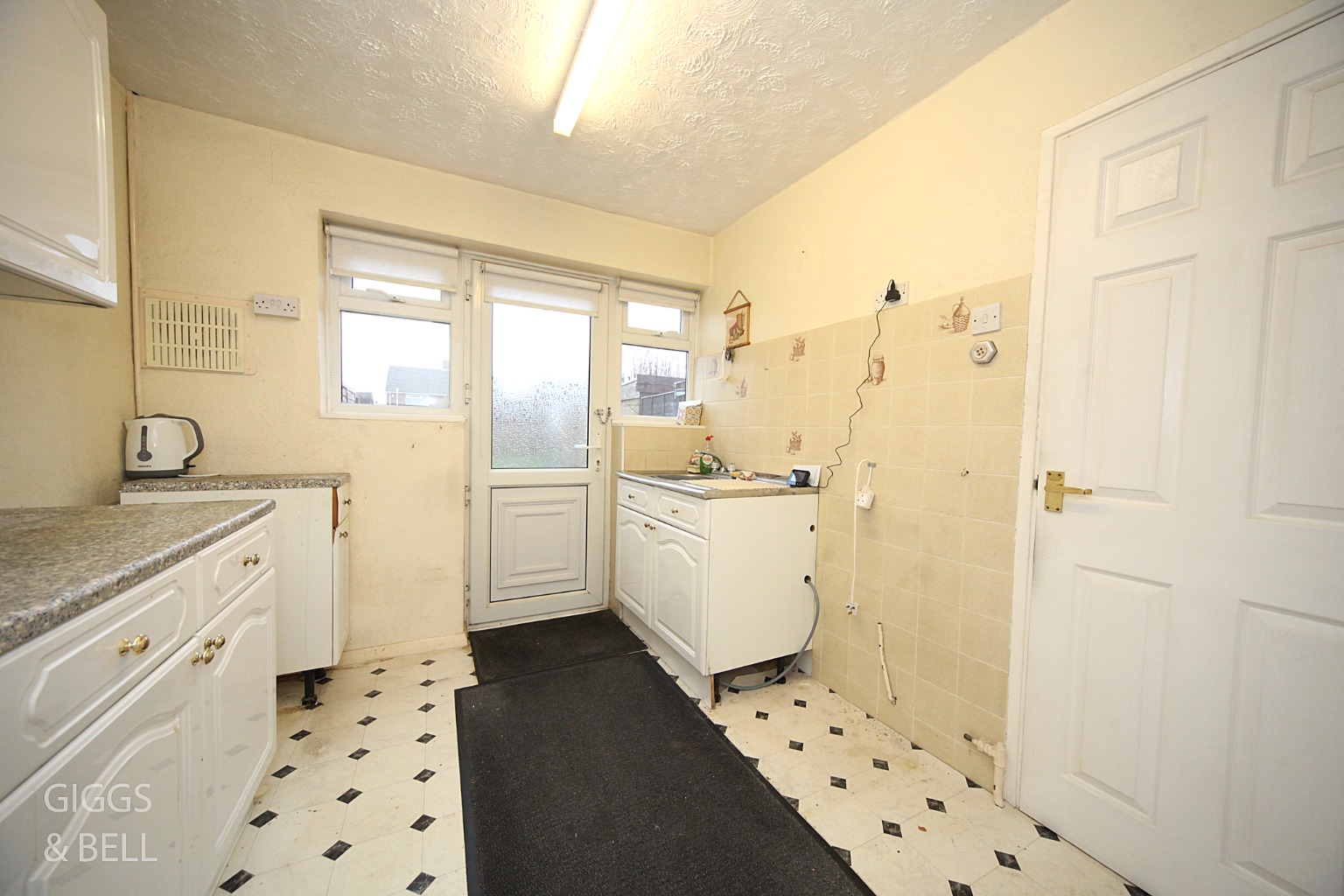 2 bed semi-detached house for sale in Holtsmere Close, Luton 4