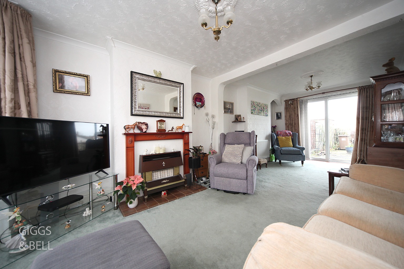 3 bed semi-detached house for sale in Stapleford Road, Luton  - Property Image 4