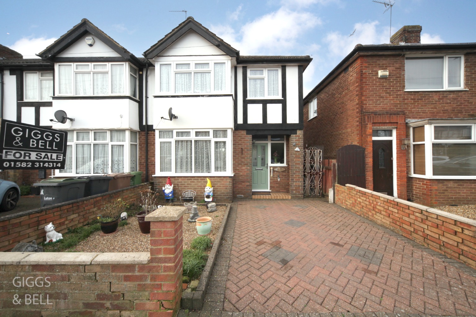 3 bed semi-detached house for sale in Stapleford Road, Luton  - Property Image 1