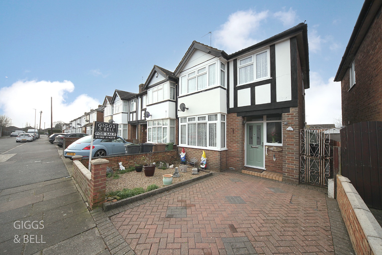 3 bed semi-detached house for sale in Stapleford Road, Luton  - Property Image 2