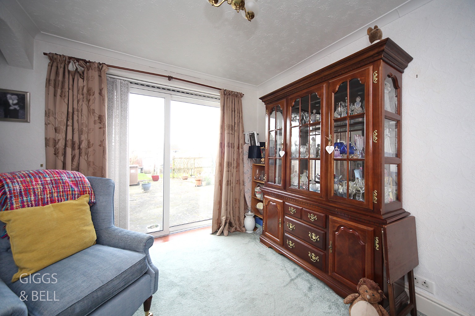 3 bed semi-detached house for sale in Stapleford Road, Luton  - Property Image 6