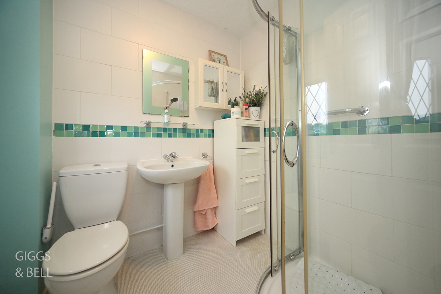 3 bed terraced house for sale in Mees Close, Luton  - Property Image 14