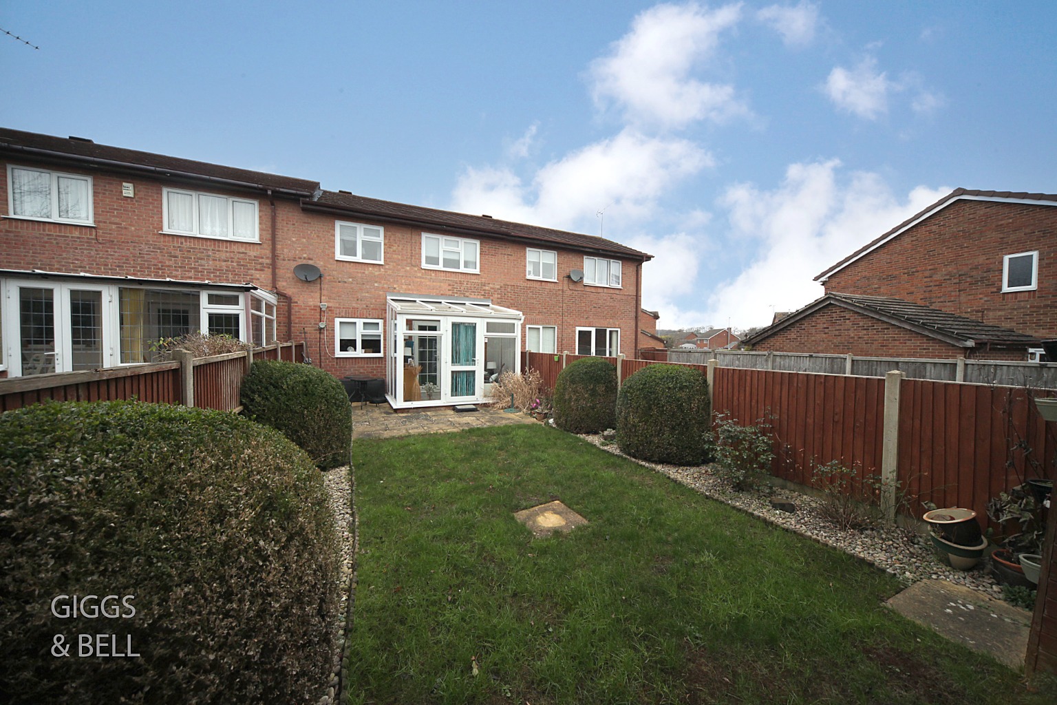 3 bed terraced house for sale in Mees Close, Luton  - Property Image 18