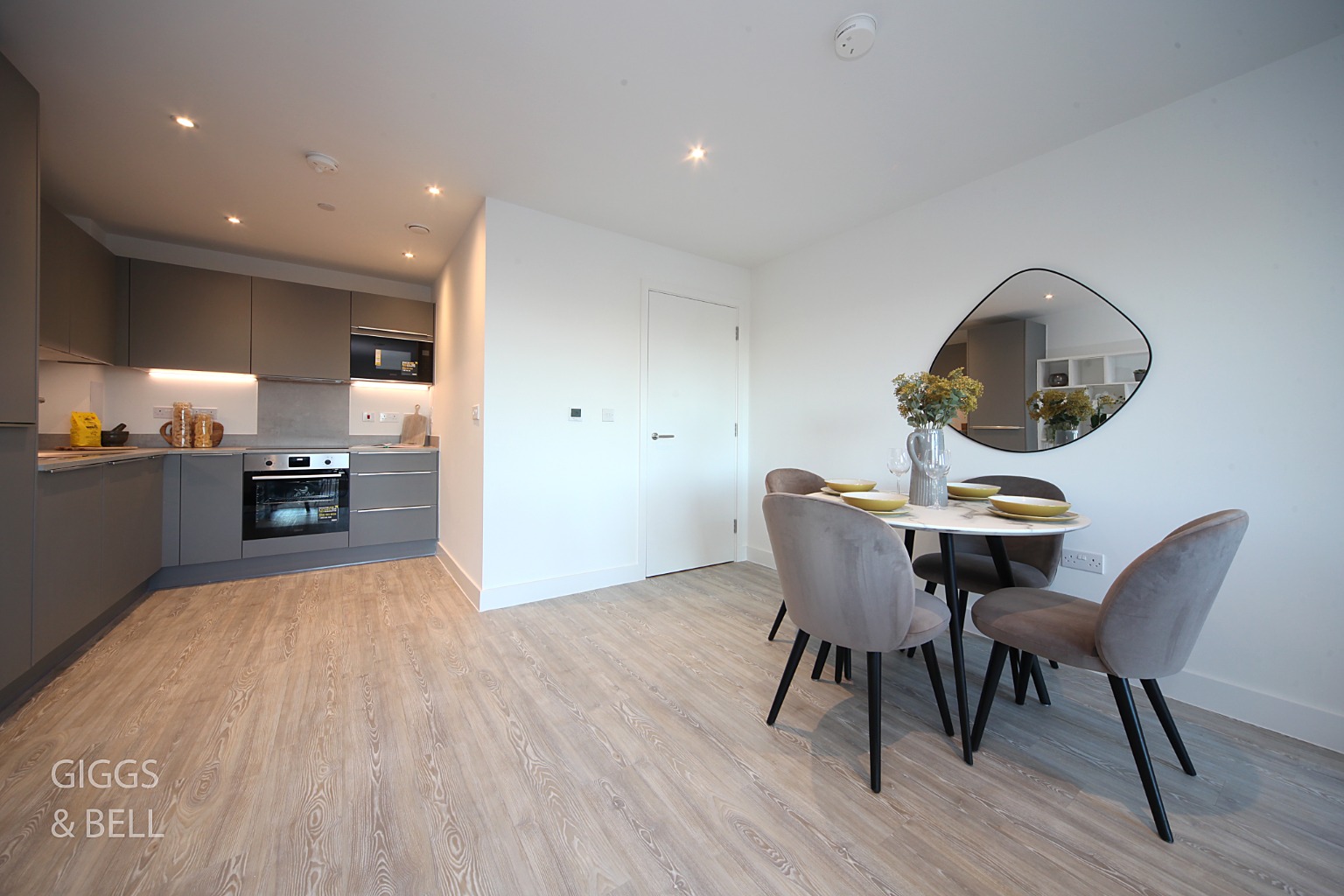 1 bed flat for sale in Stirling Close, Stevenage  - Property Image 6