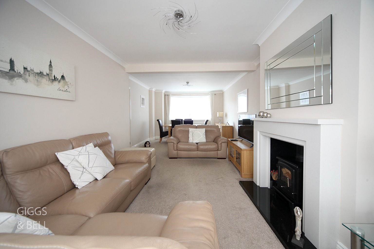 3 bed semi-detached house for sale in Collingtree, Luton  - Property Image 2