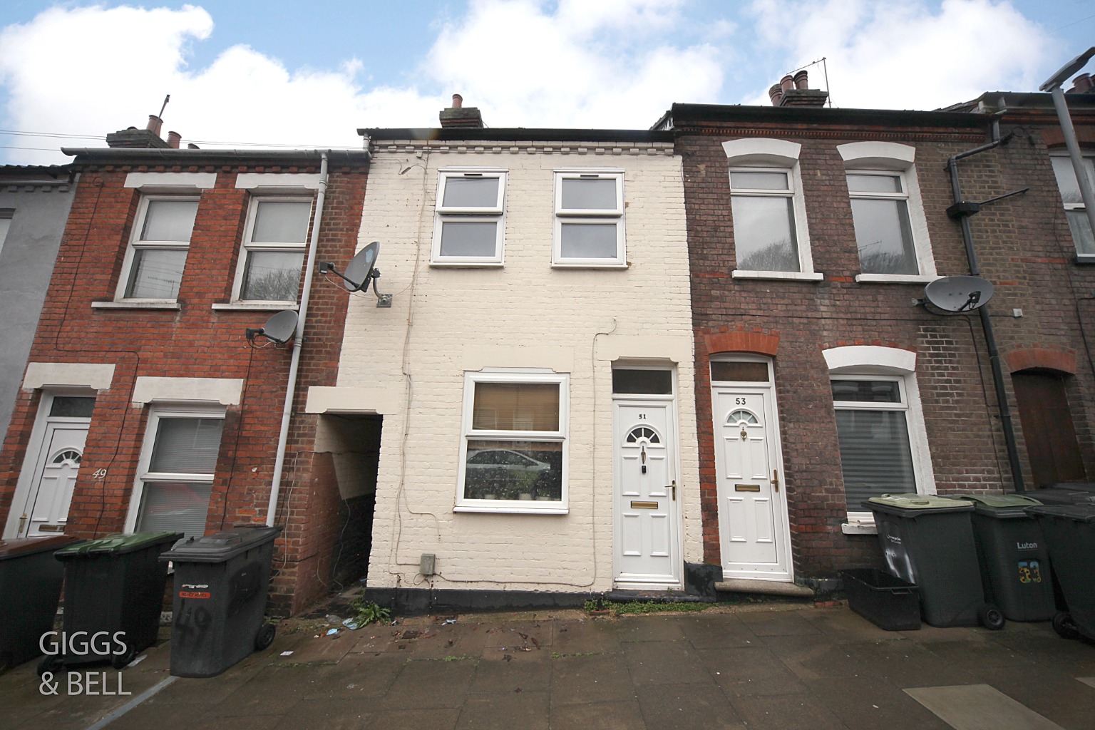 2 bed terraced house for sale in Hartley Road, Luton, LU2 