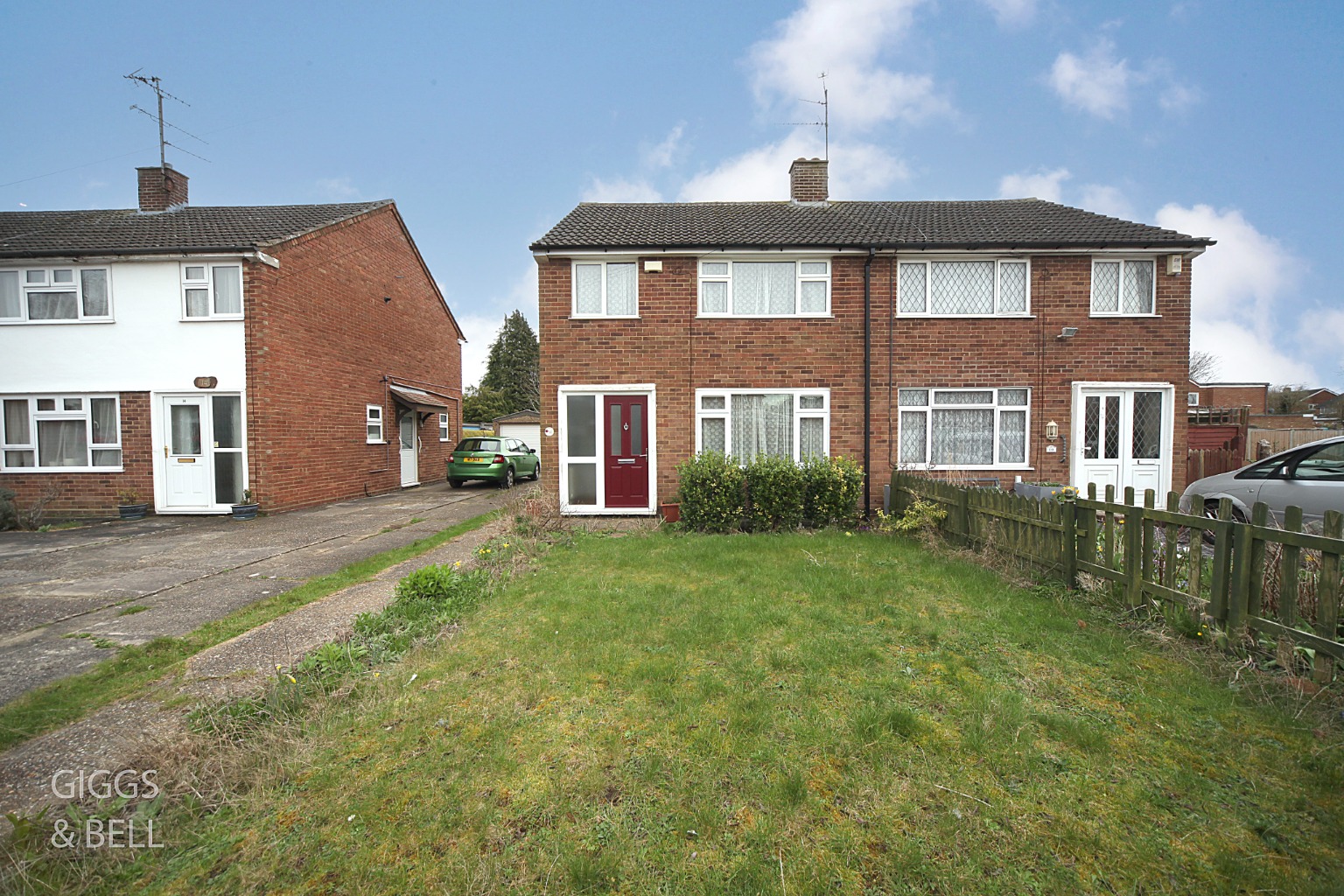 3 bed semi-detached house for sale in Epping Way, Luton  - Property Image 2