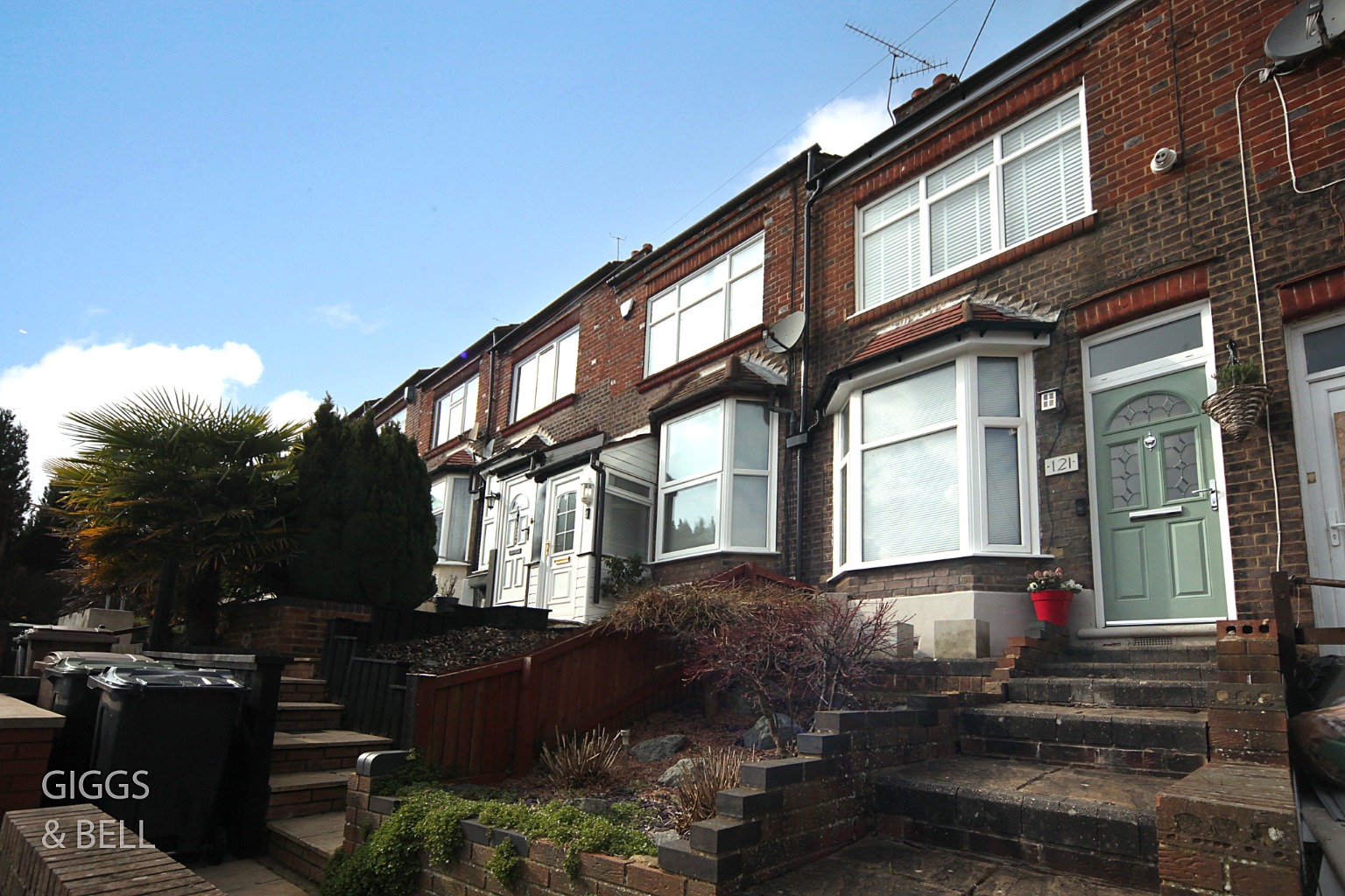 2 bed terraced house for sale in Turners Road South, Luton, LU2 