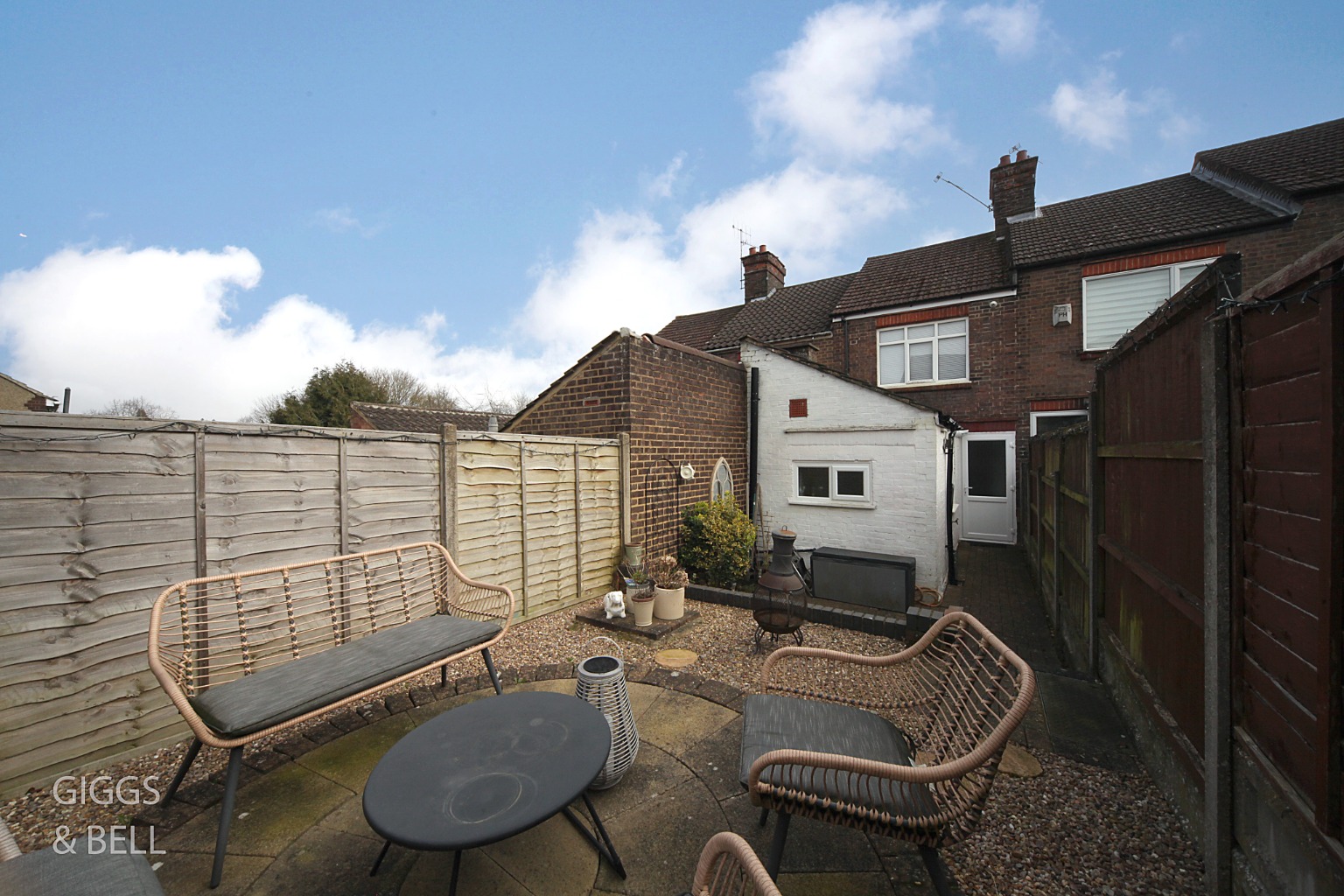 2 bed terraced house for sale in Turners Road South, Luton 17