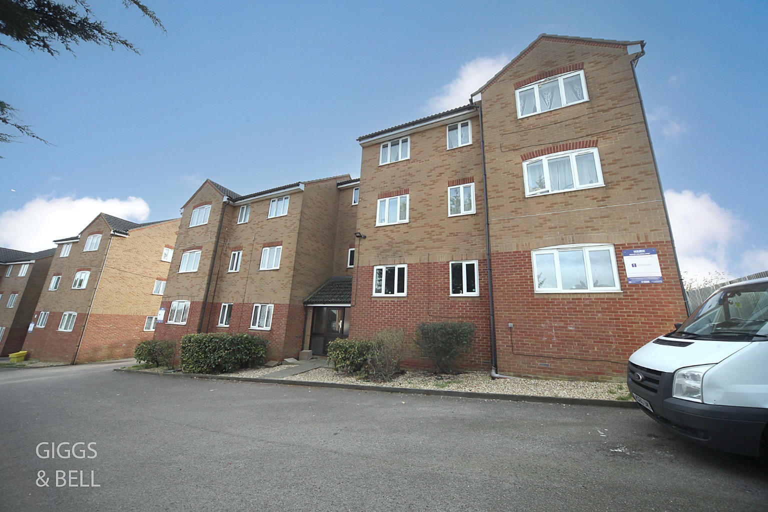 2 bed flat for sale in Hewlett Road, Luton  - Property Image 14