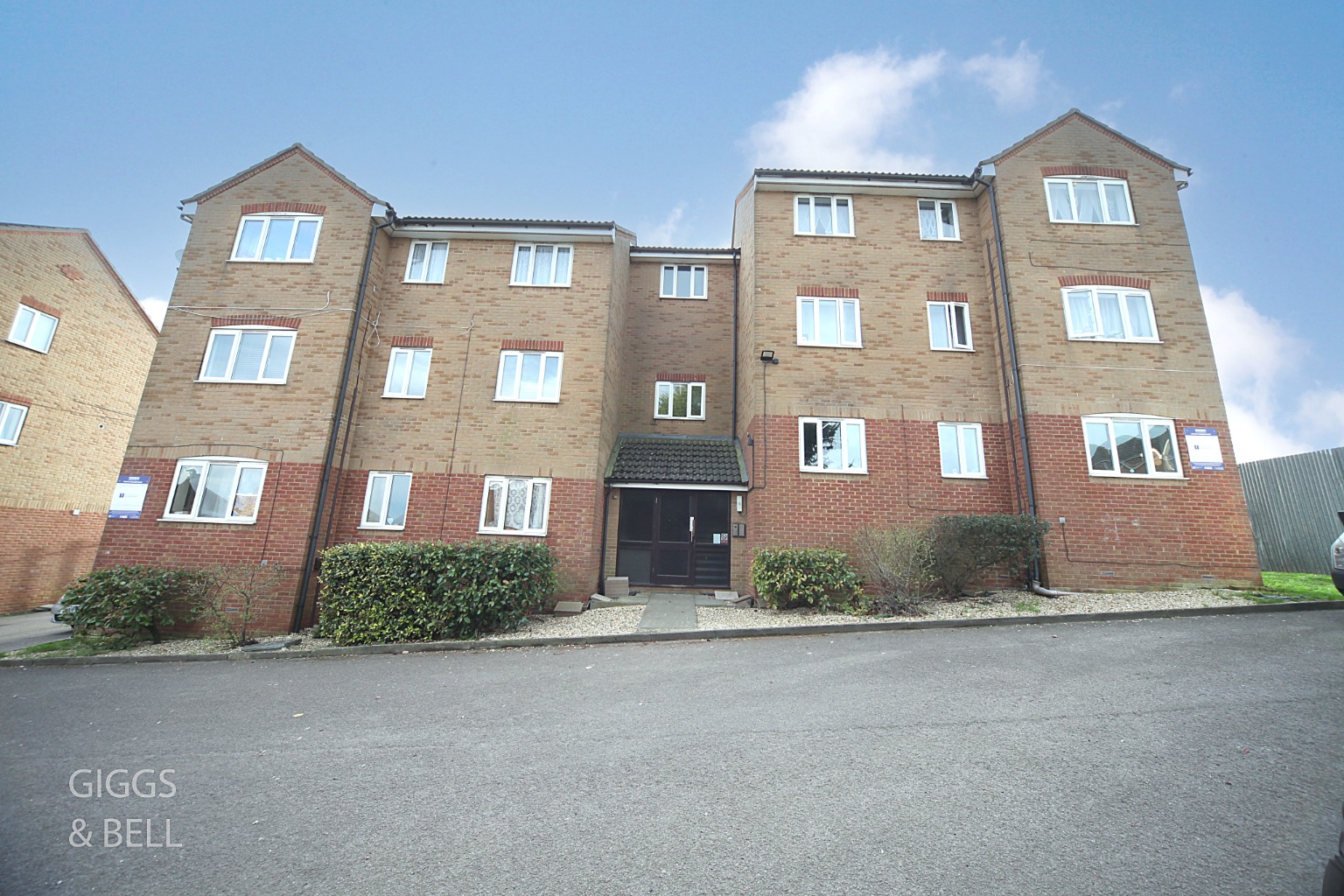 2 bed flat for sale in Hewlett Road, Luton  - Property Image 13